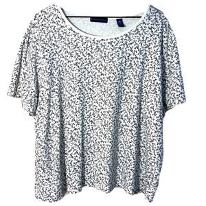 Karen Scott Black and White Short Sleeve T-Shirt Women’s 2X White black Scoop.